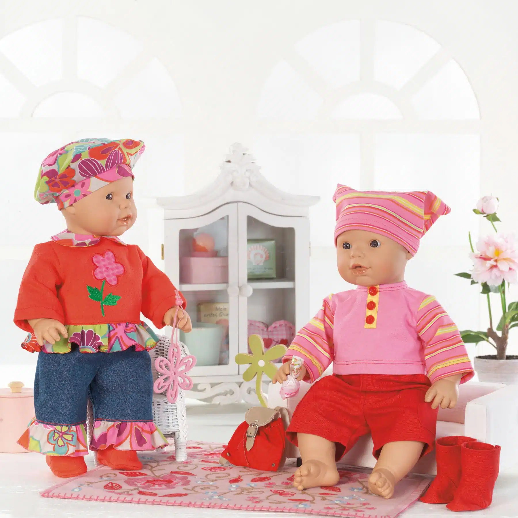 Burda Geel 7903 - Poppenkleertjes in variaties