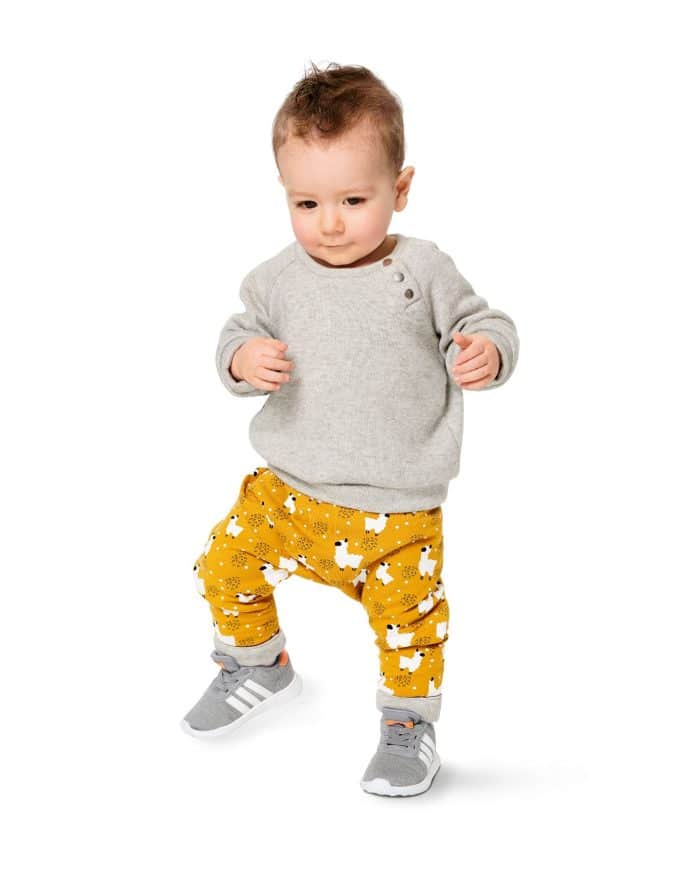 Burda Groen 9312 - Babykleding in Variaties