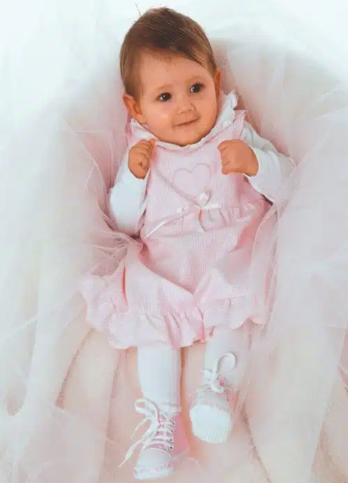 Burda Geel 9831 - Combinatie: babykleding in variaties