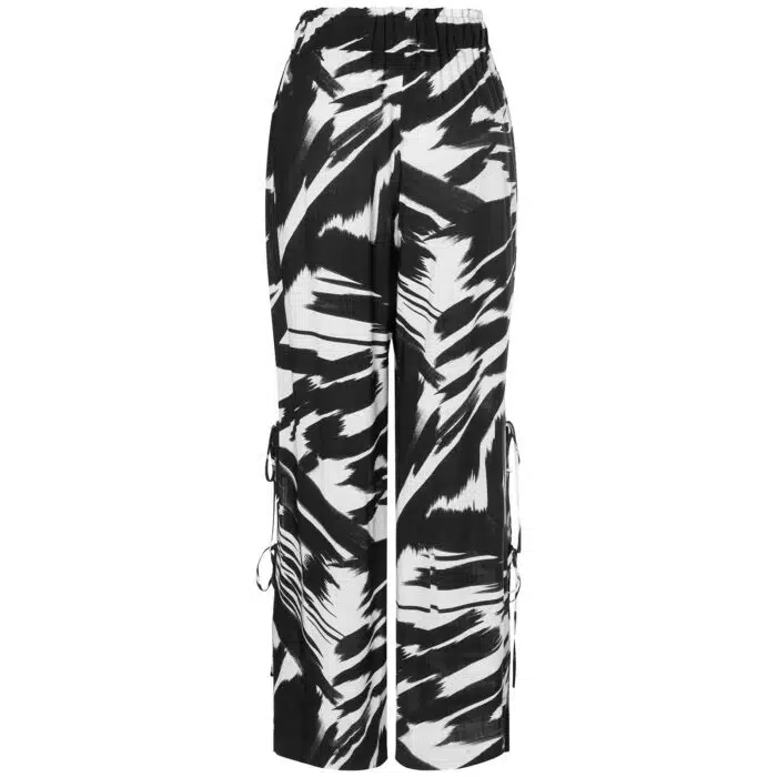 Burda Patroon 5743 - Broek in Variaties
